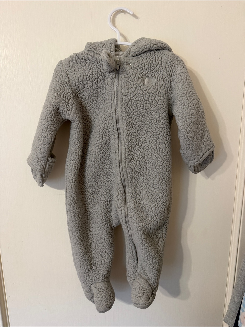 Carter’s 6m Grey Bunting with Hood